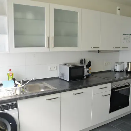 Mk - Free Wifi & Parking - 24h Check-in Hostel *