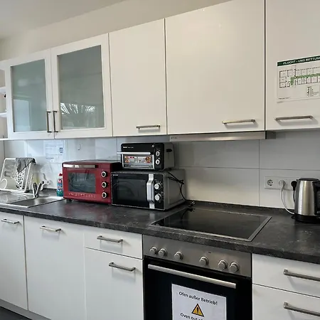 Mk - Free Wifi & Parking - 24h Check-in Hostel *