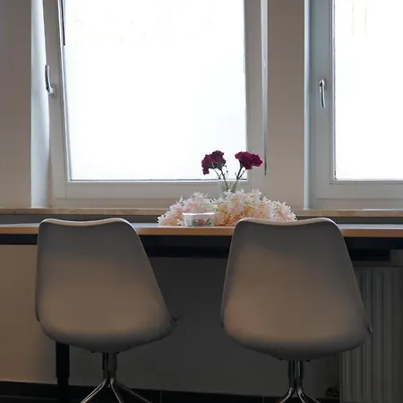 Hostel Mk - Free Wifi & Parking - 24h Check-in Oyten
