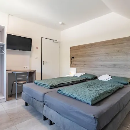 Mk - Bremen אכסניה אוייטן